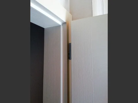 Particolare della Battuta e di una Cerniera della Porta