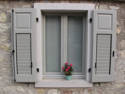 Scuri con lamelle girevoli